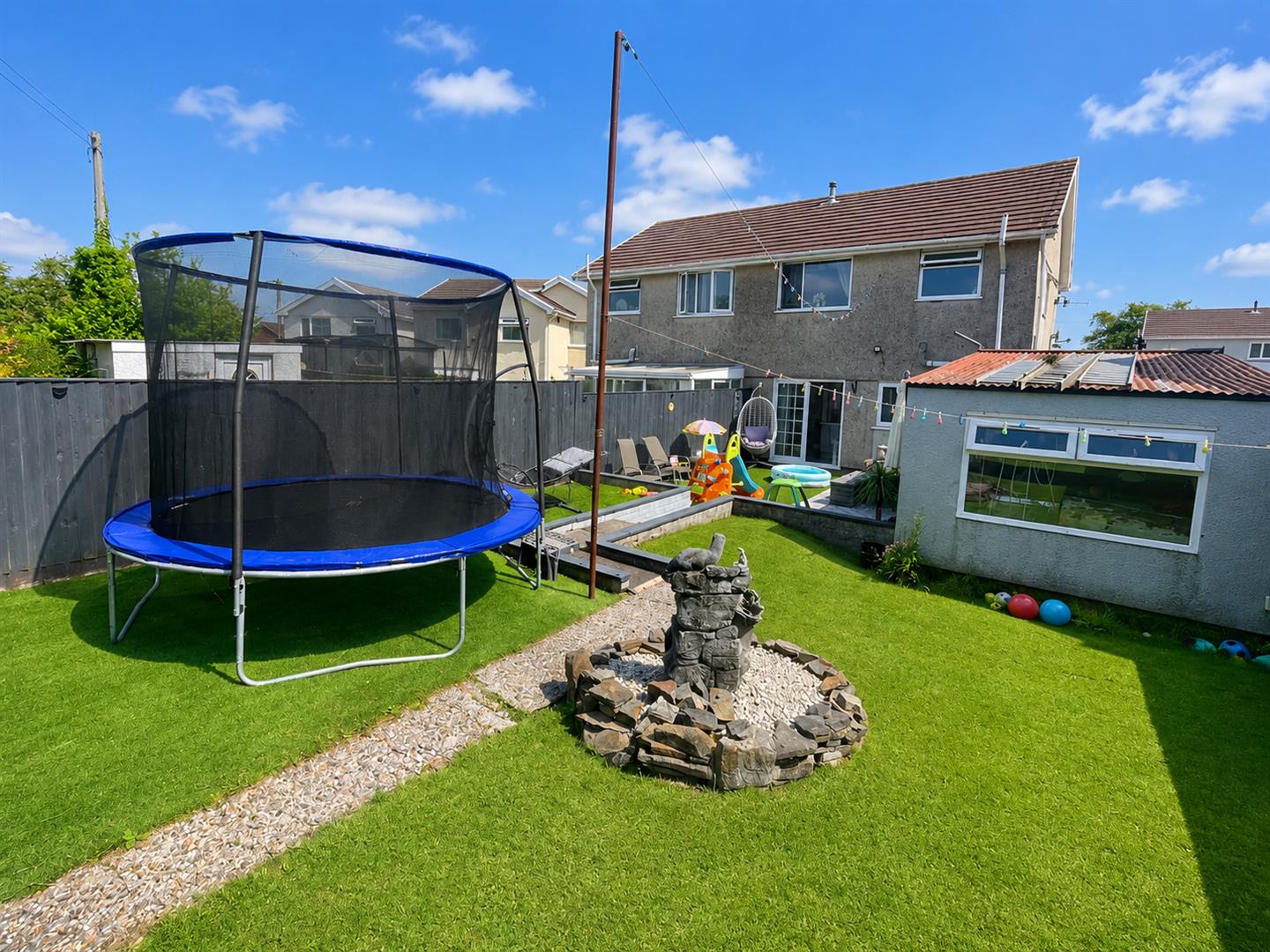 Clos Vernon Watkins, Gorseinon, Swansea, SA4 4DH